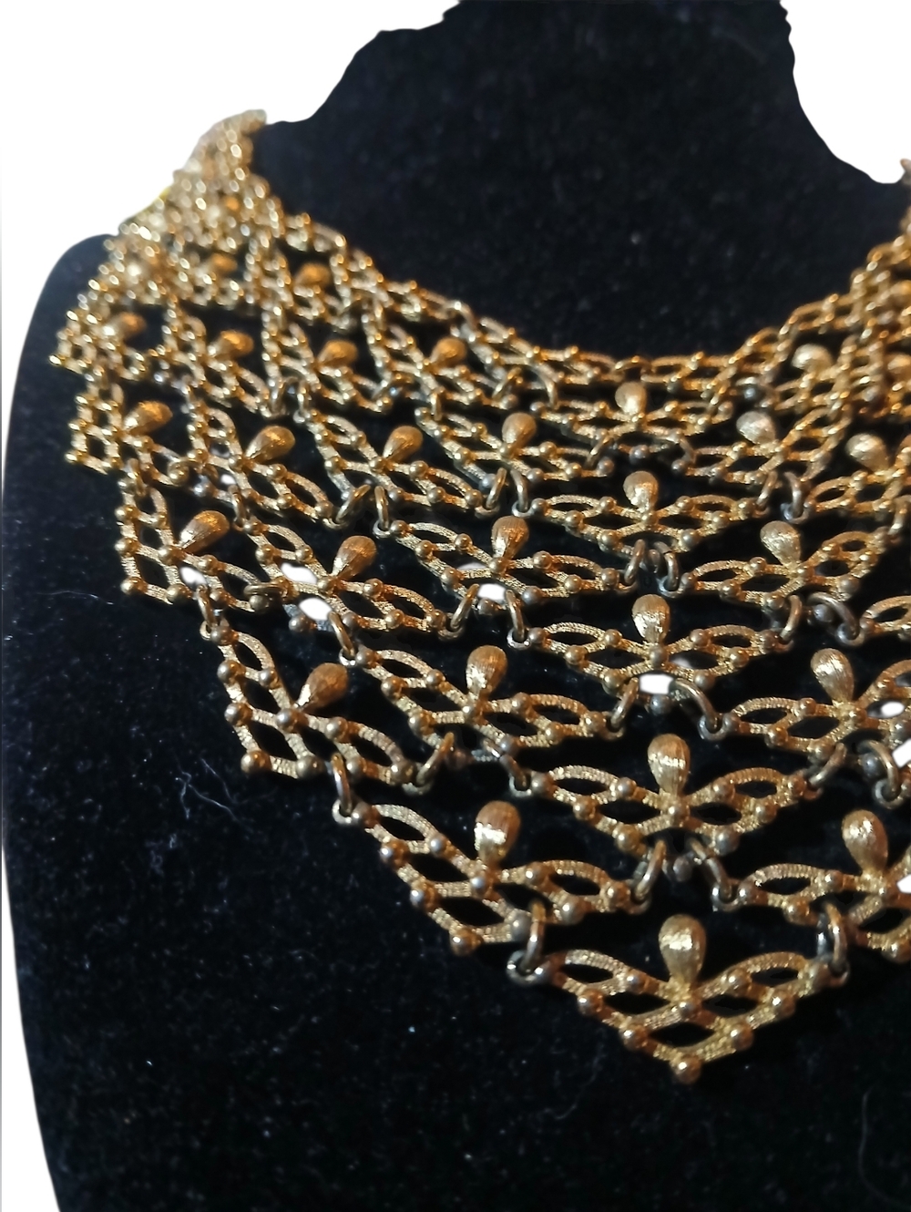 Monet Signed Vintage Bib Style Statement Necklace - Picture 10 of 12